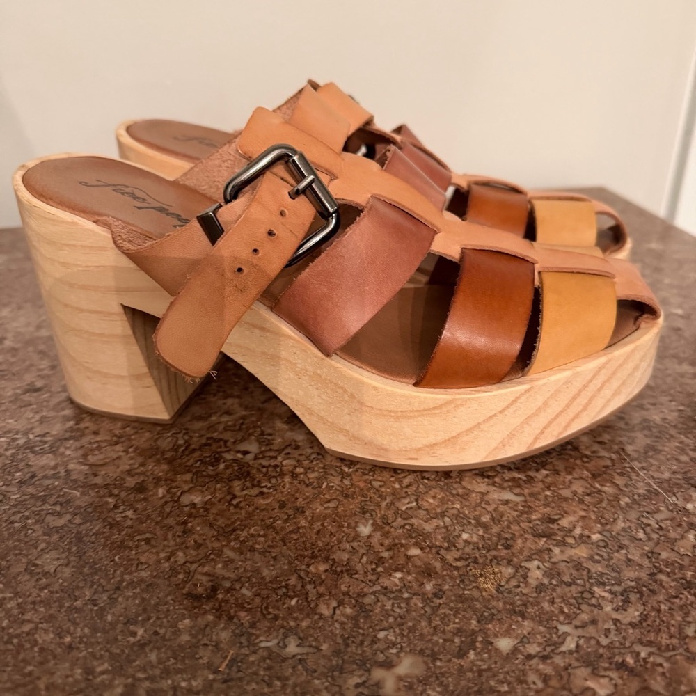 NWOT Free People Bellevue Clog in River Multi Heeled Slip On Sandals Size 38/8 - Picture 2 of 6